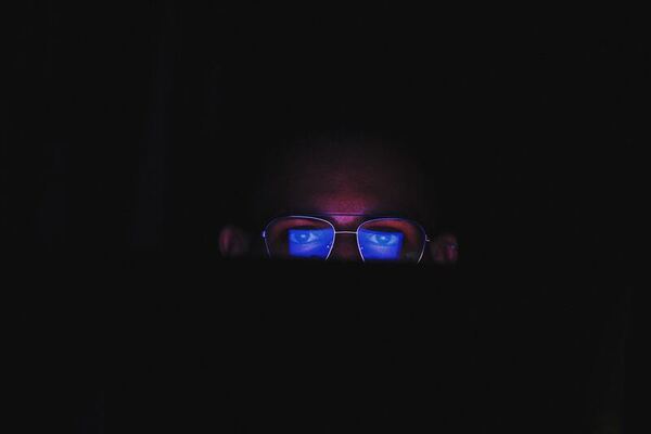 Blue light blocking glasses: do they do what they promise?